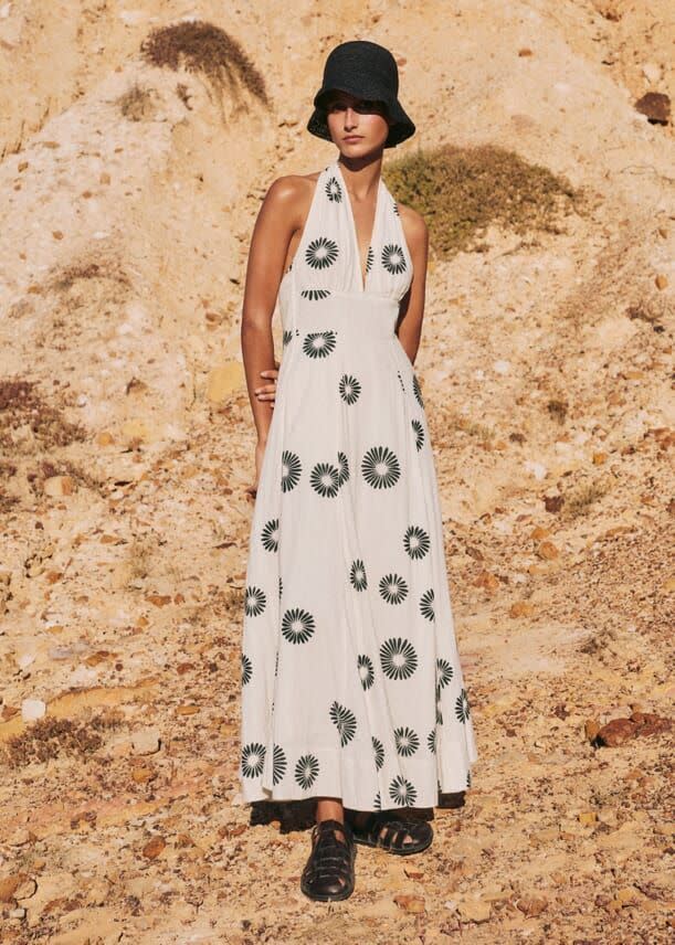 <p><a href="https://go.redirectingat.com?id=74968X1596630&url=https%3A%2F%2Fwww.meandem.com%2Fus%2Fcheesecloth-modern-daisy-print-maxi-dress-cream-black&sref=https%3A%2F%2Fwww.townandcountrymag.com%2Fstyle%2Ffashion-trends%2Fa60801581%2Froyal-favorite-brand-me-and-em-soho-store-opening%2F" rel="nofollow noopener" target="_blank" data-ylk="slk:Shop Now;elm:context_link;itc:0;sec:content-canvas" class="link ">Shop Now</a></p><p>Cheesecloth Modern Daisy Print Maxi Dress</p><p>meandem.com</p><p>$325.00</p>