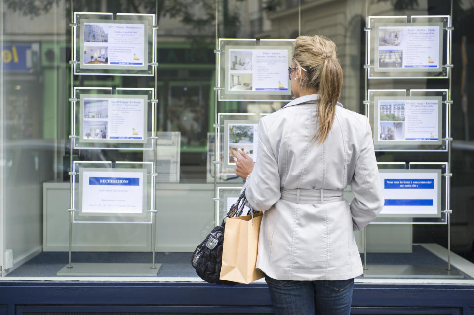 The low interest rates are seeing more women set to enter the property market. (Source: Getty)