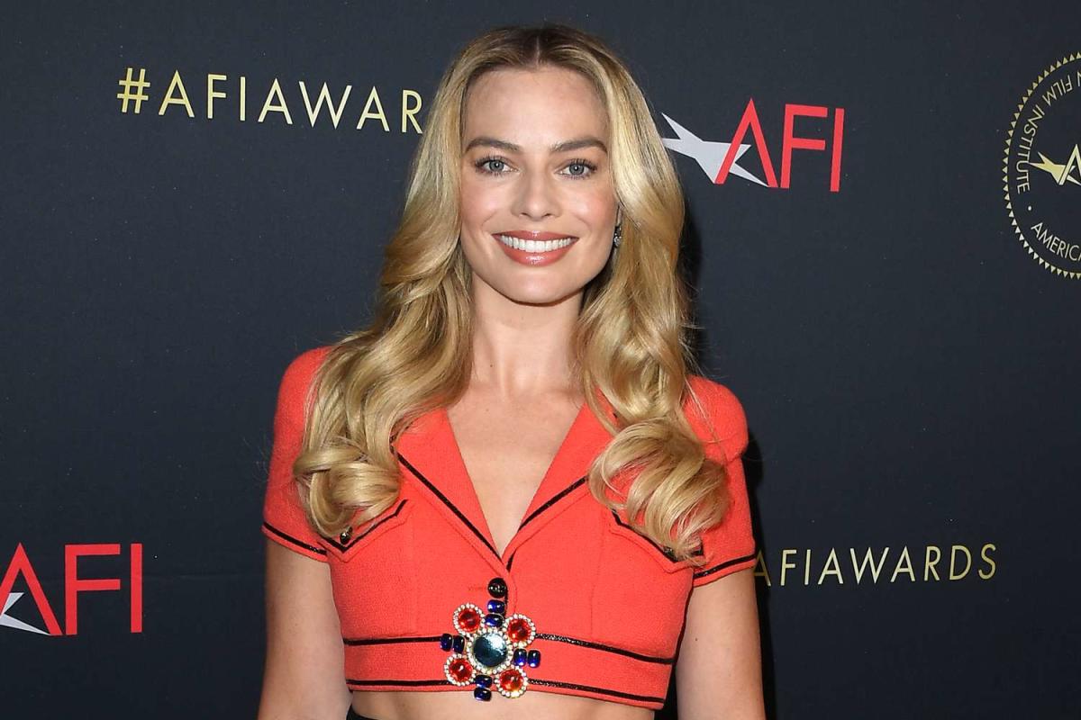 Margot Robbie Wears 1995 Chanel Look Famously Modeled by Claudia Schiffer  at AFI Luncheon Honoring “Barbie”