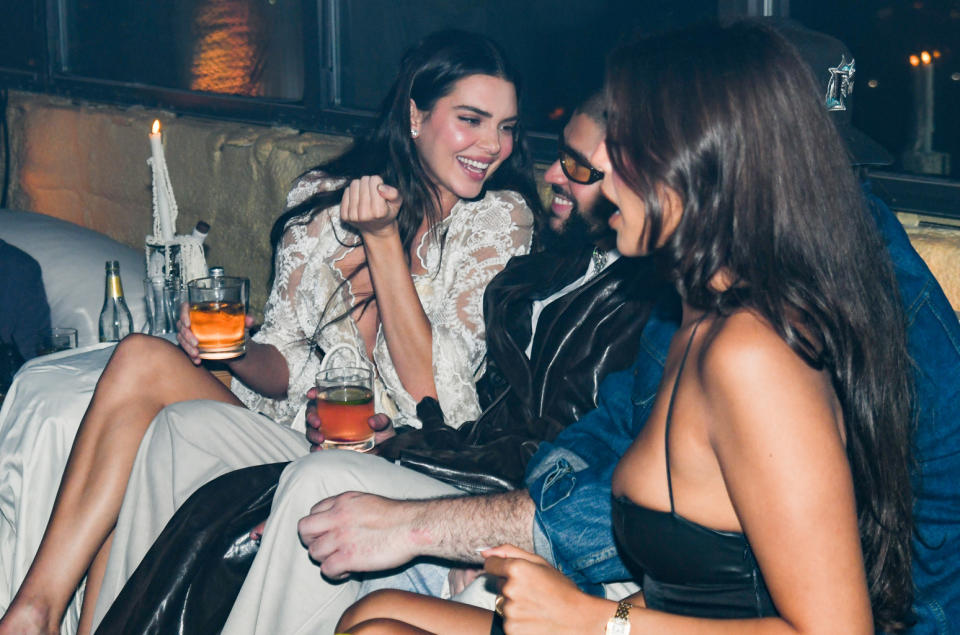 Bad Bunny And Kendall Jenner Enjoy Drinks Together At 2024 Met Gala Afterparty See The Photo 3263