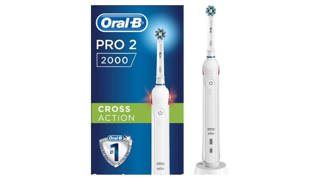 Oral-B Pro 2 2000N CrossAction Electric Toothbrush