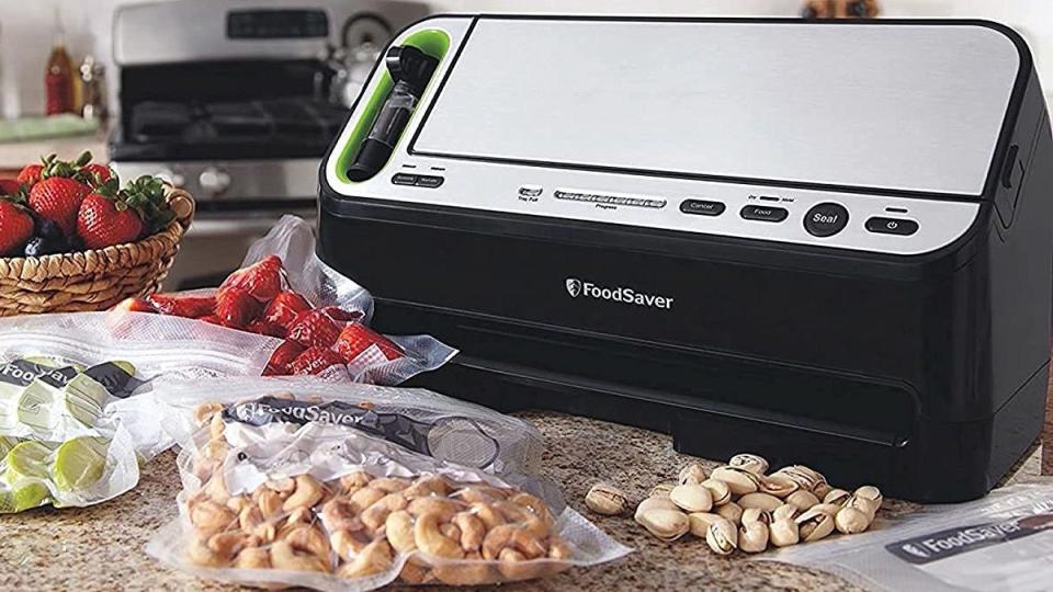 This FoodSaver vacuum sealer lets you keep food fresh in the simplest way possible.