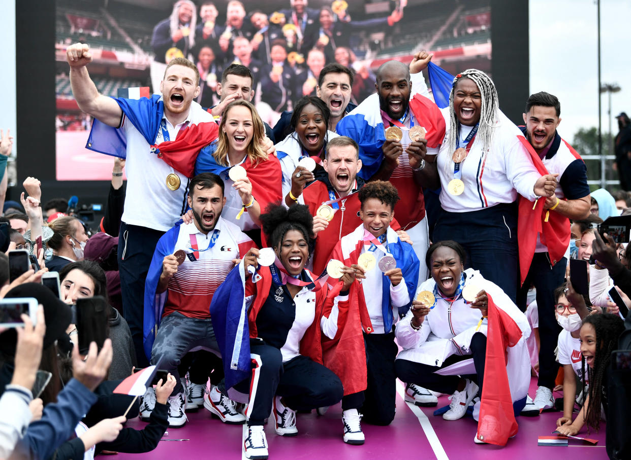 Aux JO de Tokyo, en 2021, le judo français avait été l’une des forces motrices de la délégation bleue, avec notamment un titre dans l’épreuve mixte par équipes. À Paris en 2024, les judokas voudront faire encore mieux et emmener tous les sports avec eux (photo prise en août 2021 à Paris).