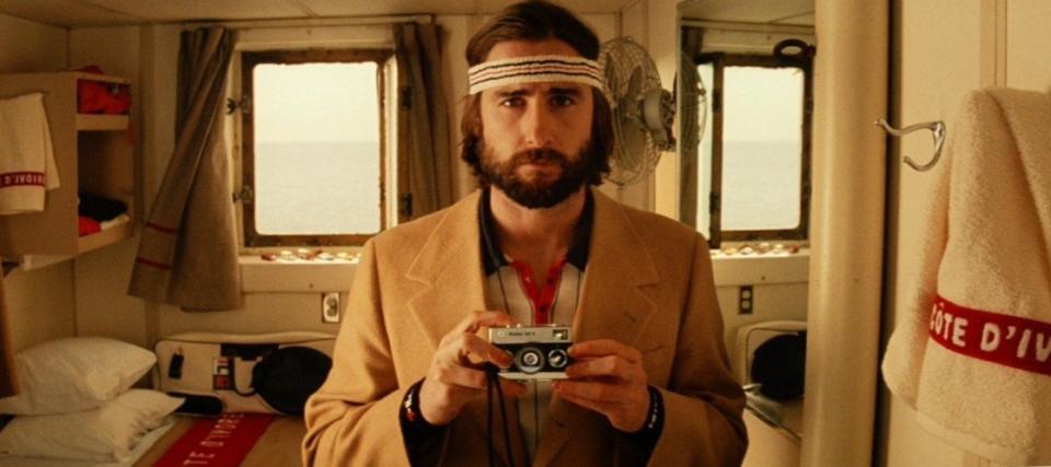 Get the look from 'The Royal Tenenbaums' with this <a href="https://www.amazon.com/Suddora-Stripes-Head-Sweatband-White/dp/B00NVRPQT4" target="_blank" rel="noopener noreferrer">iconic headband</a>.