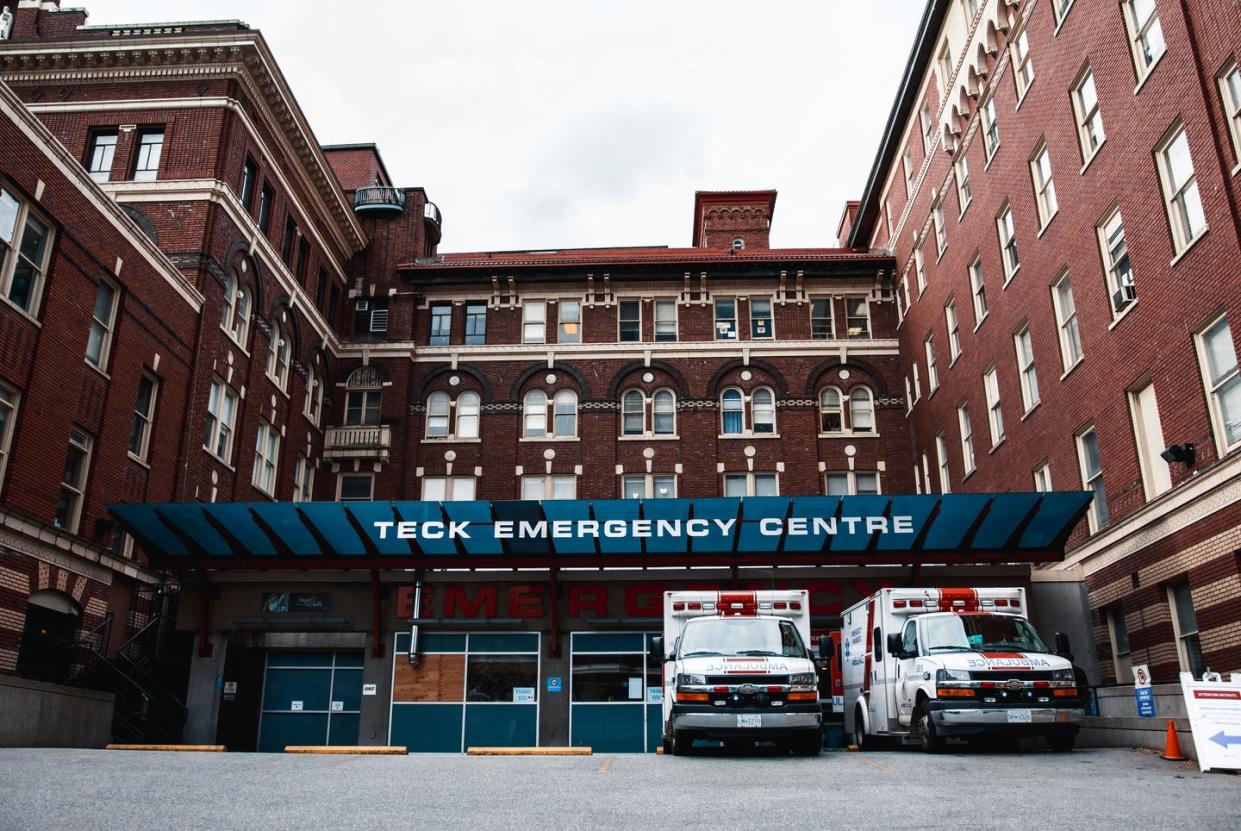 <span class="caption">Ambulances waiting outside the emergency room at St. Paul's Hospital in downtown Vancouver, where an outbreak of Shigellosis is affecting marginalized people.</span> <span class="attribution"><span class="source">(Ben Huang)</span>, <span class="license">Author provided</span></span>