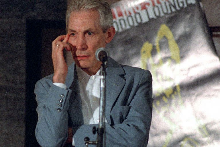 Charlie Watts reflexivo, durante la gira por Argentina, el 8 de febrero de 1995 (Archivo/)