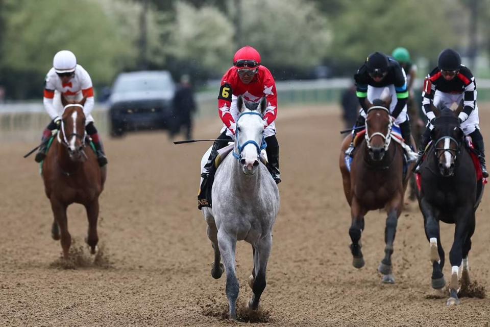 Glengarry, with Luis Saez aboard, wins the 76th edition of the $400,000 Lafayette Stakes on Friday at Keeneland.