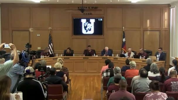 PHOTO: A meeting of the School Board is held in Uvalde, Texas, Aug. 15, 2022. (Uvalde CISD vua YouTube)