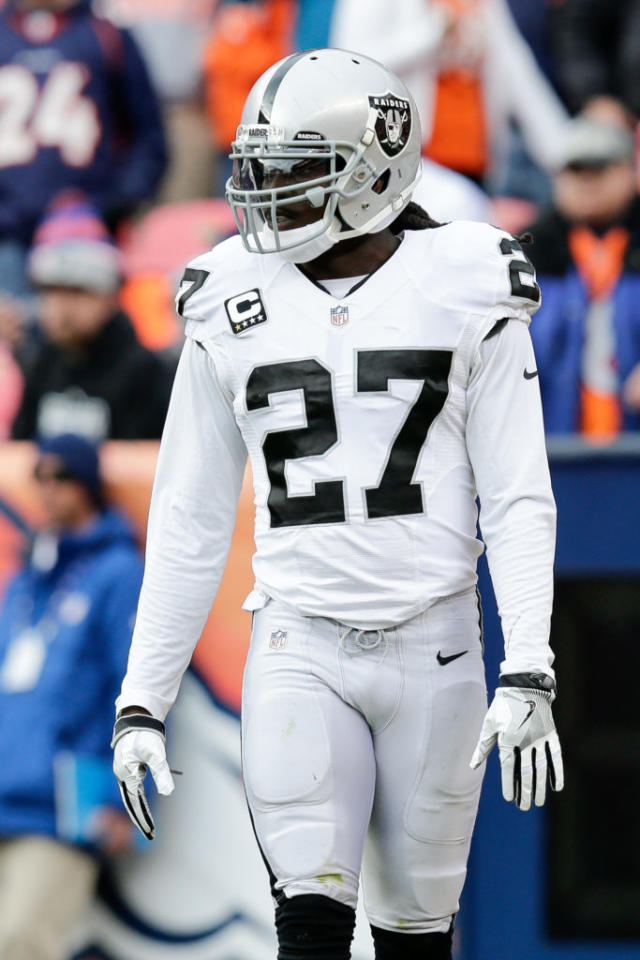 Pro Bowl safety Reggie Nelson visiting Raiders