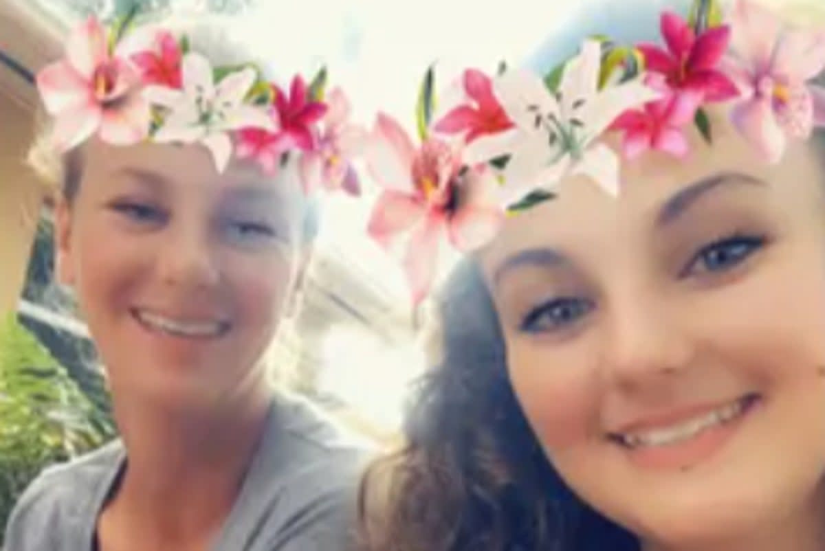 Sabrina Peckham pictured with daughter Breauna Dorris (Gofundme)