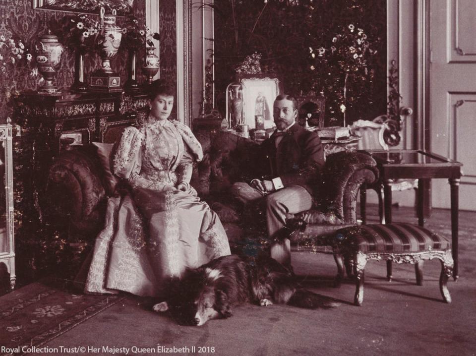 George V and Queen Mary with Heather the collie (Royal Collection Trust)