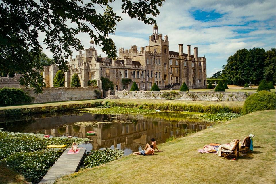 The Saltburn mansion (© Amazon Content Services LLC)