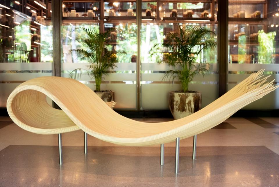 Mexican artist Aurelie Hoegy’s fluid art piece, the Joali hammock, is at the entrance to the main restaurant (Aurelie Hoegy/Joali)