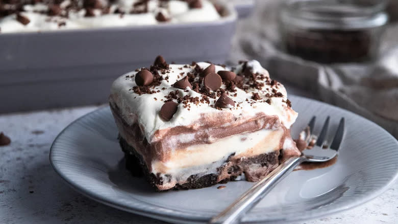 Chocolate cookie lasagna on plate