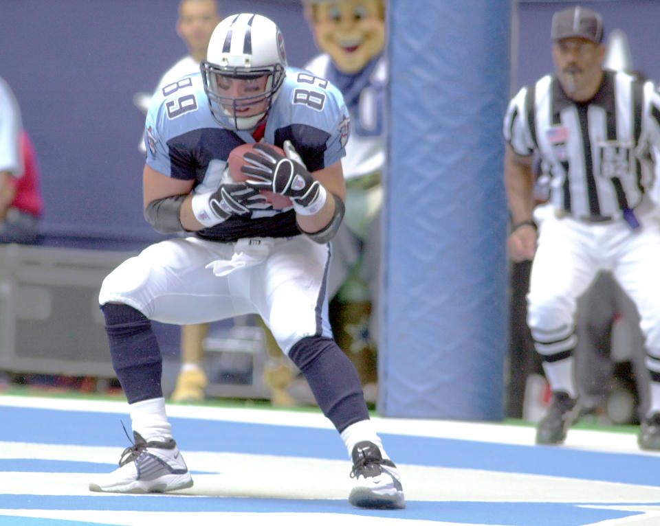 Former Tennessee Titans tight end Frank Wycheck believes he has CTE after an 11-year NFL career. (AP)