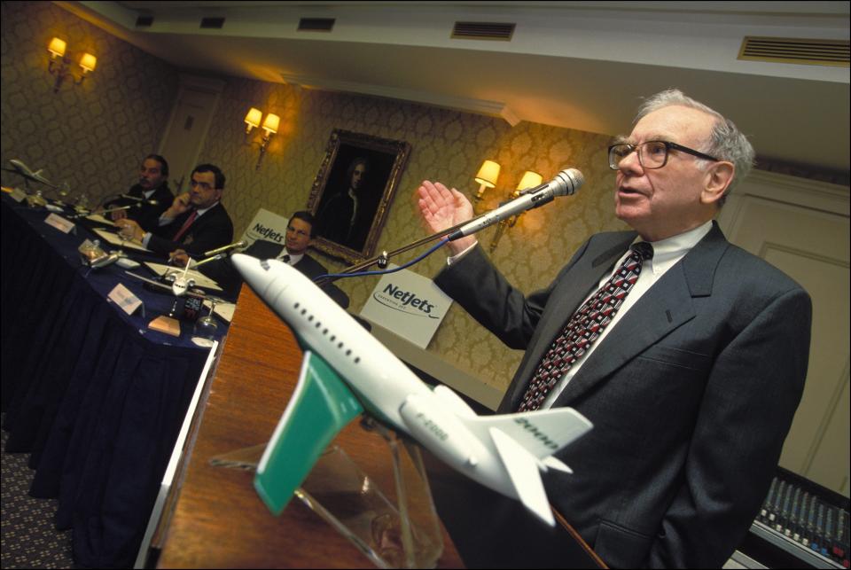 Warren Buffett In Paris, France On April 14, 1999. (Photo by Etienne DE MALGLAIVE/Gamma-Rapho via Getty Images)