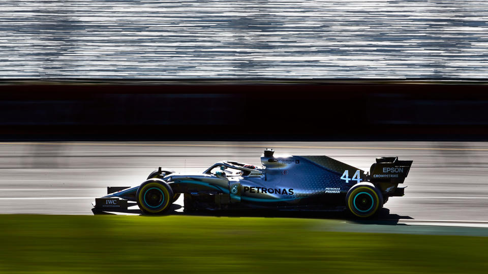 獨強的Mercedes車隊包辦澳洲GP頭排