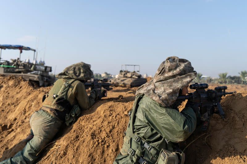 Soldados israelíes operan en la Franja de Gaza en medio del actual conflicto entre Israel y el grupo islamista palestino Hamás