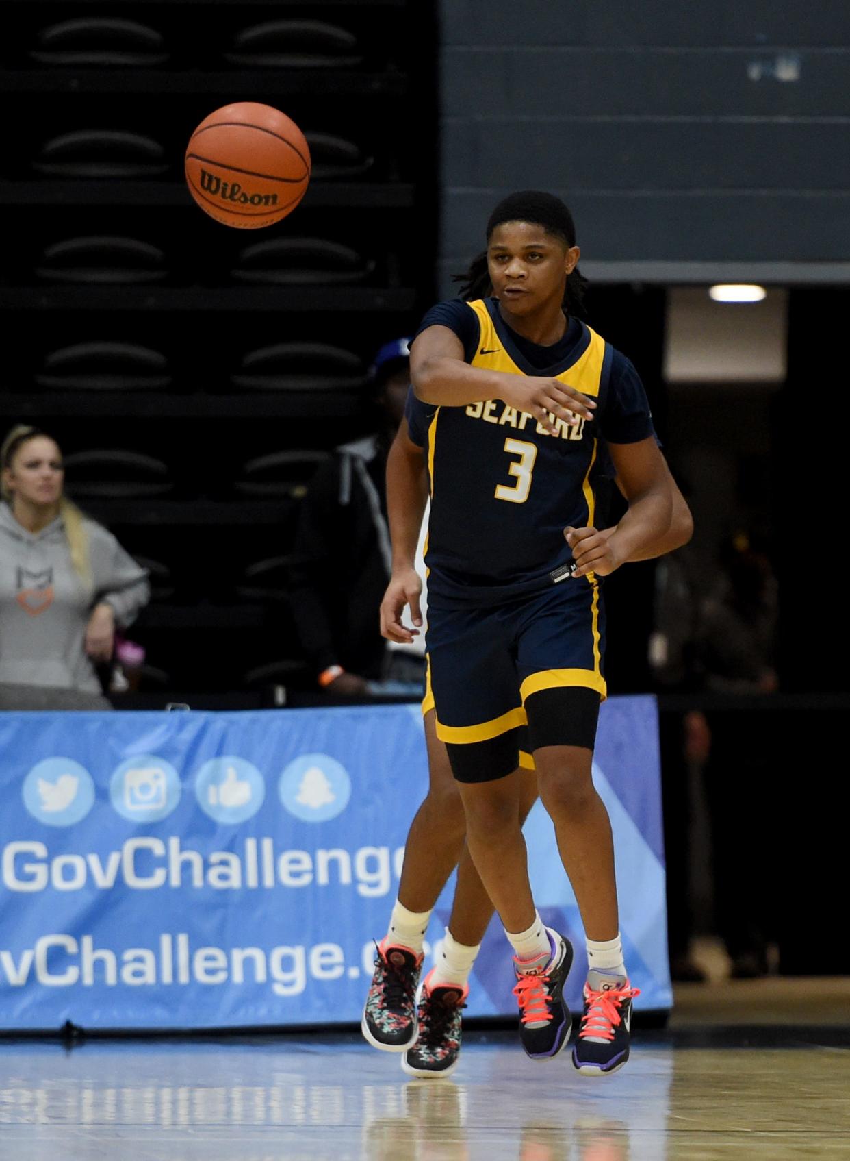 Seaford's Kashmier Wise (3) passes in the game against Decatur Friday, Dec. 30, 2022, at the Wicomico Civic Center in Salisbury, Maryland.