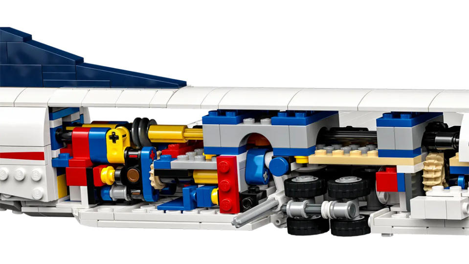 The Lego Concorde's functional landing gear mechanism