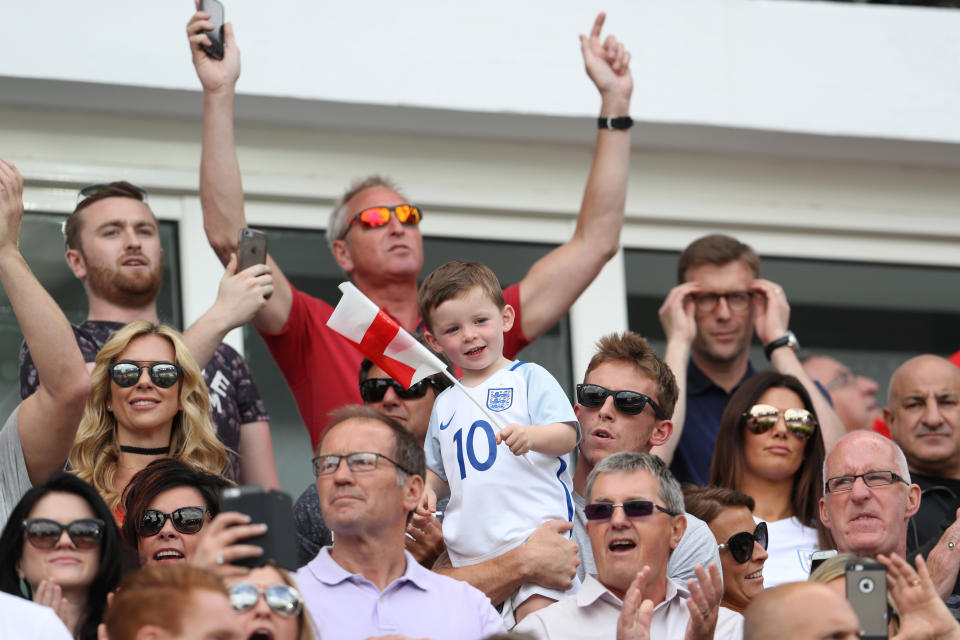 Football Soccer - England v Wales - EURO 2016 - Group B - Stade Bollaert-Delelis, Lens, France - 16/6/16
Wife of England's Wayne Rooney, Coleen with their son  before the game
REUTERS/Lee Smith
Livepic