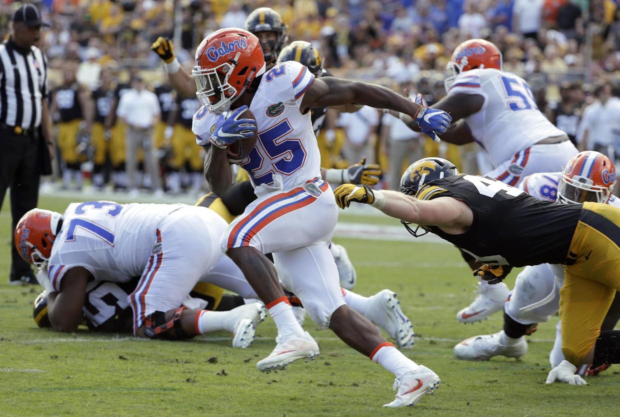 Florida running back Jordan Scarlett (25) rushed for 889 yards in 2016. (AP Photo/Chris O’Meara)