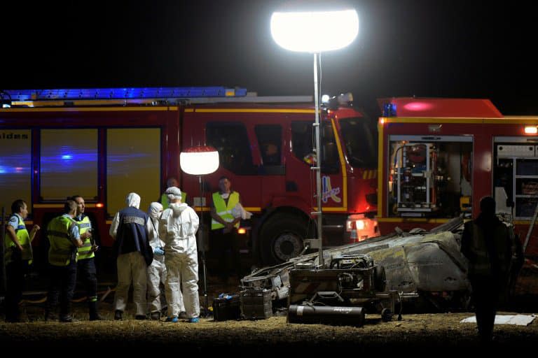 Sur les lieux de l'accident qui a coûté la vie à cinq enfants sur l'A7, près d'Albon, le 20 juillet 2020 - Olivier CHASSIGNOLE © 2019 AFP