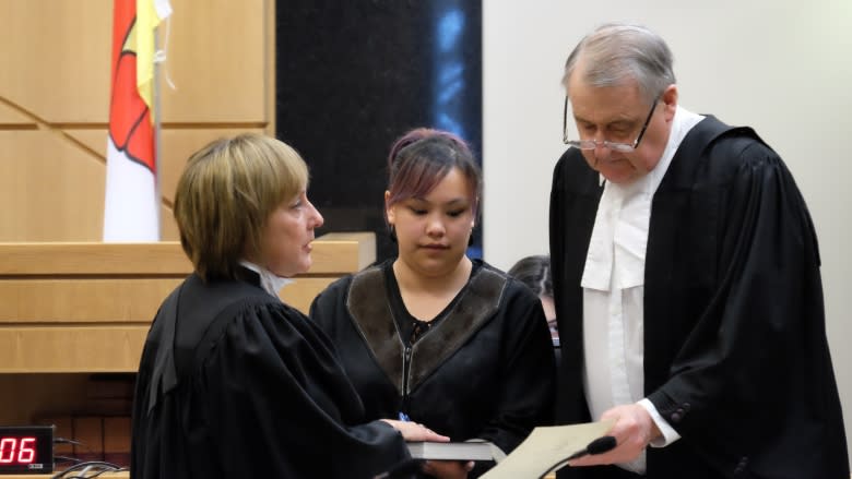 Inuk lawyer introduces another Inuk lawyer as she's called to the bar
