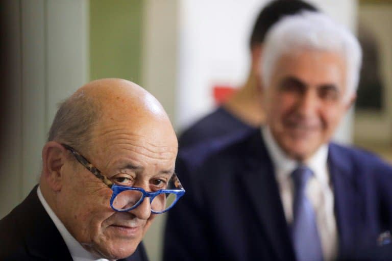 Jean-Yves Le Drian et son homologue libanais Nassif Hitti lors d'une conférence de presse à Beyrouth, le 23 juillet 2020 - JOSEPH EID © 2019 AFP