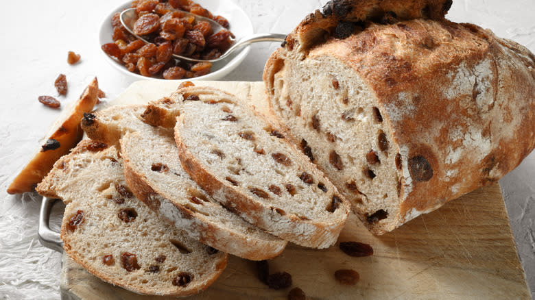 bread with raisins