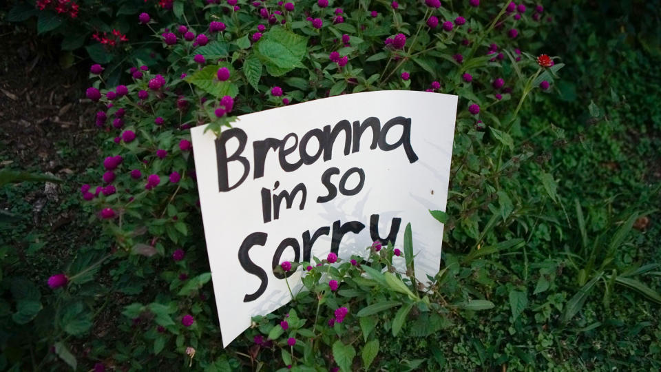 A sign sitting in Louisville after a grand jury decided not to bring homicide charges against police officers involved in the fatal shooting of Breonna Taylor.  (Photo: Lawrence Bryant / Reuters)