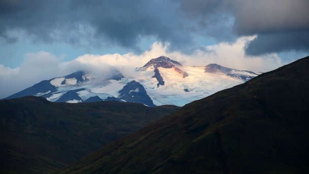 PHOTO: Makushin Volcano on Unalaska Island in the Aleutian Islands, Alaska.  (Getty Images)