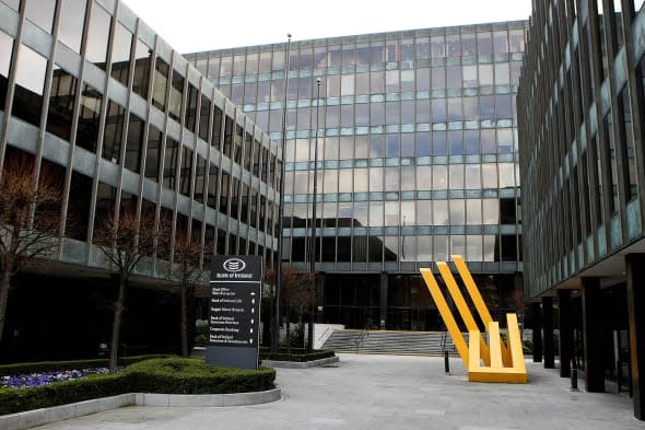 File photo dated 31/03/10 of the Bank of Ireland HQ as the bank has reported an underlying pre-tax loss of 569 million euro (?469 million) for last year, down from almost 1.5 billion euro (?1.2 billion) in the previous year. PRESS ASSOCIATION Photo. Issue date: Monday March 3, 2014. See PA story CITY BankofIreland. Photo credit should read: Julien Behal/PA Wire