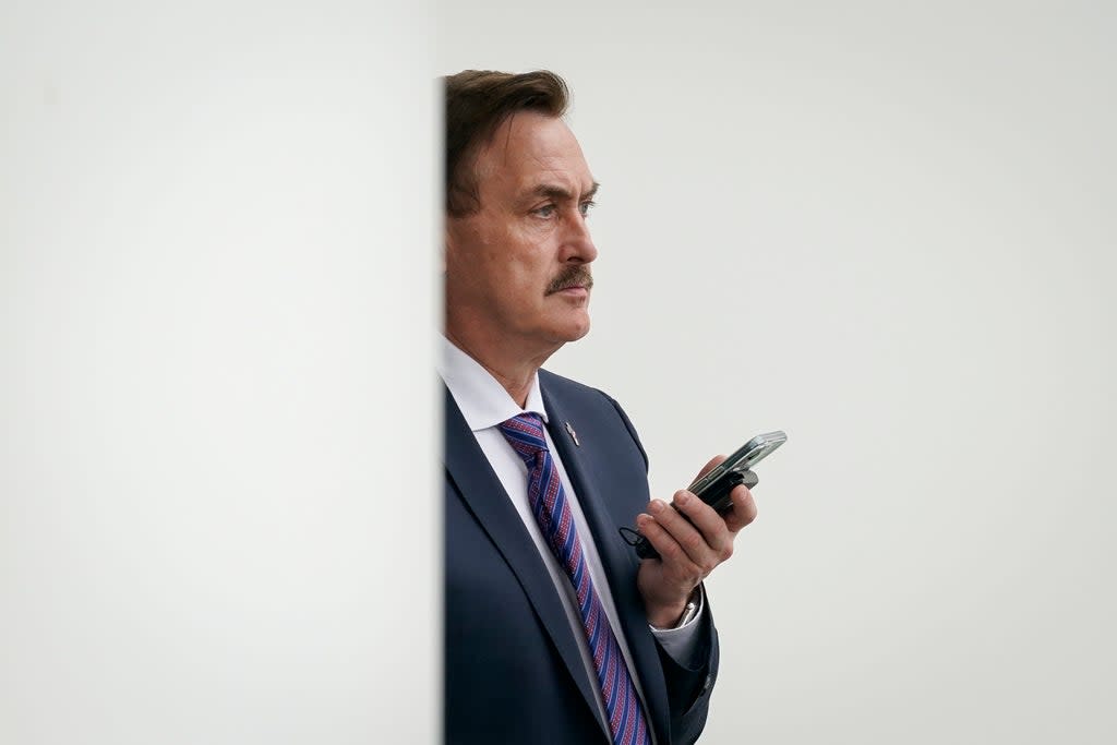 WASHINGTON, DC - JANUARY 15: MyPillow CEO Mike Lindell waits outside the West Wing of the White House before entering on January 15, 2021 in Washington, DC. (Photo by Drew Angerer/Getty Images) (Getty Images)