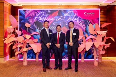 1. Mr. Kazuhiro Ozawa, the President and CEO of Canon Hong Kong(middle) greeted business leaders with Canon Hong Kong’s latest professional printing offerings and encouraged visitors to unleash their creativity.