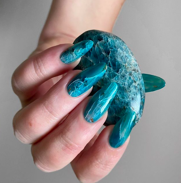 Geode Nails version pierre apatite