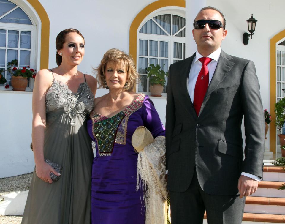 SEVILLE, SPAIN - APRIL 09:  (L-R) Rocio Carrasco, Maria Teresa Campos and Fidel Albiac attend Chayo Mohedano and Andres Fernandez wedding at Yerbabuena country house on April 9, 2011 in Seville, Spain.  (Photo by Europa Press/Europa Press via Getty Images)