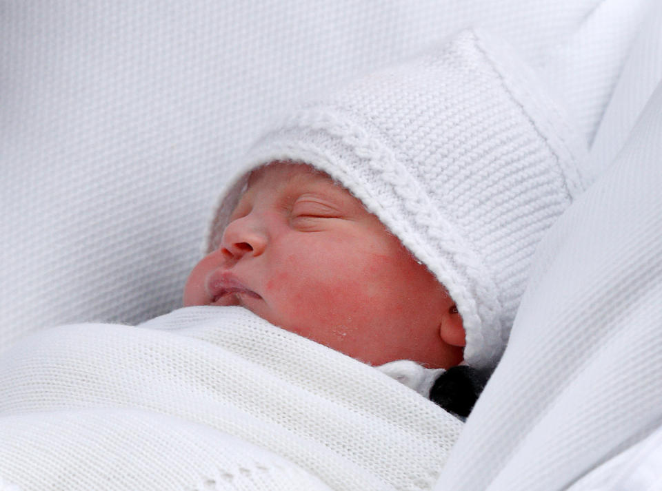 LONDON, UNITED KINGDOM - APRIL 23: (EMBARGOED FOR PUBLICATION IN UK NEWSPAPERS UNTIL 24 HOURS AFTER CREATE DATE AND TIME) The newborn baby son of Prince William, Duke of Cambridge and Catherine, Duchess of Cambridge seen as they depart the Lindo Wing of St Mary's Hospital on April 23, 2018 in London, England. The Duchess delivered a boy at 11:01 am, weighing 8lbs 7oz, who will be fifth in line to the throne. (Photo by Max Mumby/Indigo/Getty Images)