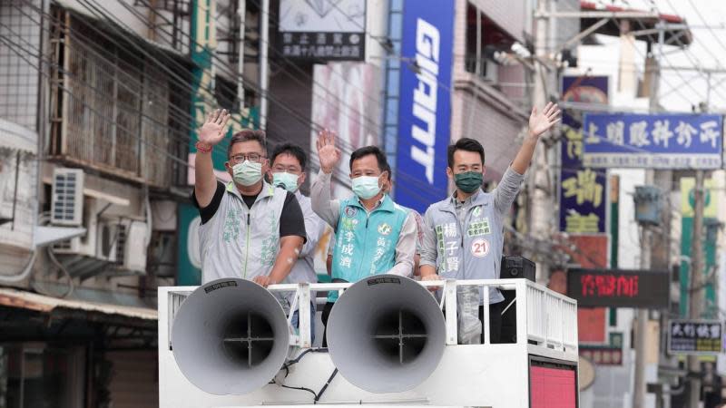 黃秀芳率「彰化隊」謝票　繼續打拼服務鄉親