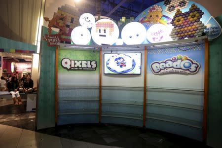 File Photo - The mostly empty shelves of a Toys "R" Us flagship store in Times Square are seen after it closed permanently in the Manhattan borough of New York December 30, 2015. REUTERS/Carlo Allegri