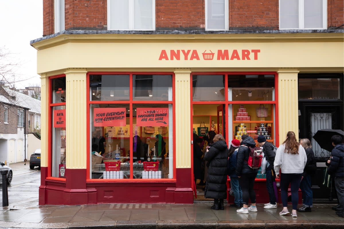 Queues for the Anya Mart pop up (The Anya Mart)