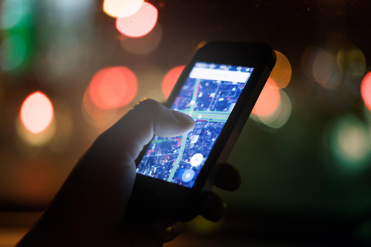 Vorsicht vor zu viel Blaulicht auf dem Handy (Symbolbild: Getty Images)