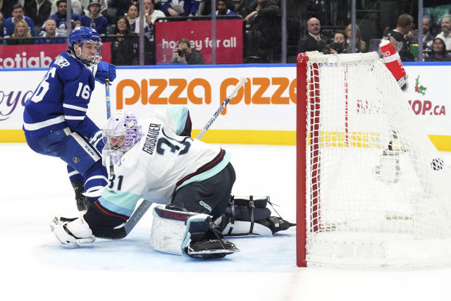 WATCH: Marner hits 30-goal plateau for first time in NHL, scores