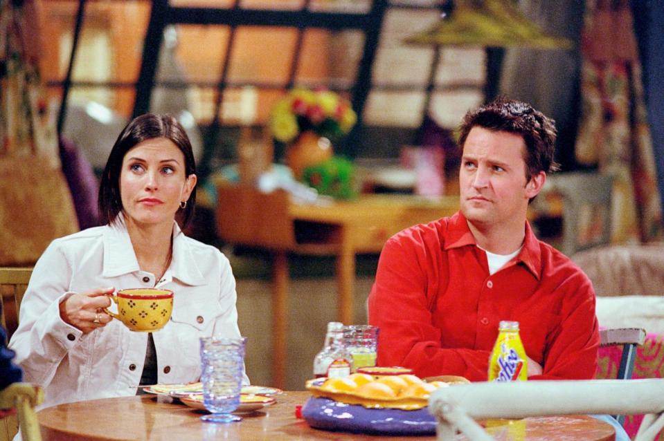 PHOTO: Courteney Cox as Monica Geller and Matthew Perry as Chandler Bing in a scene from the television series 