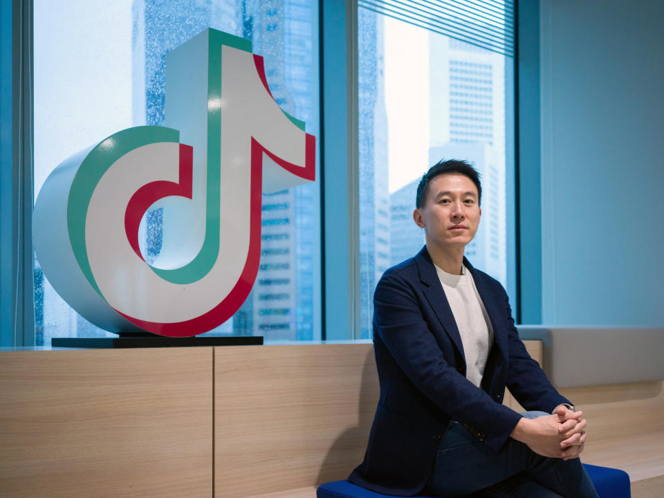 El director ejecutivo de TikTok, Shou Zi Chew, en las oficinas de ByteDance, la dueña china de TikTok, en Shanghái, el miércoles 25 de enero de 2023. (Ore Huiying/The New York Times)
