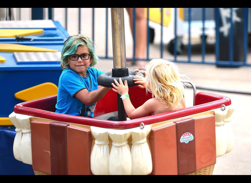 Kingston and Zuma Rossdale go for a spin in New York City. 