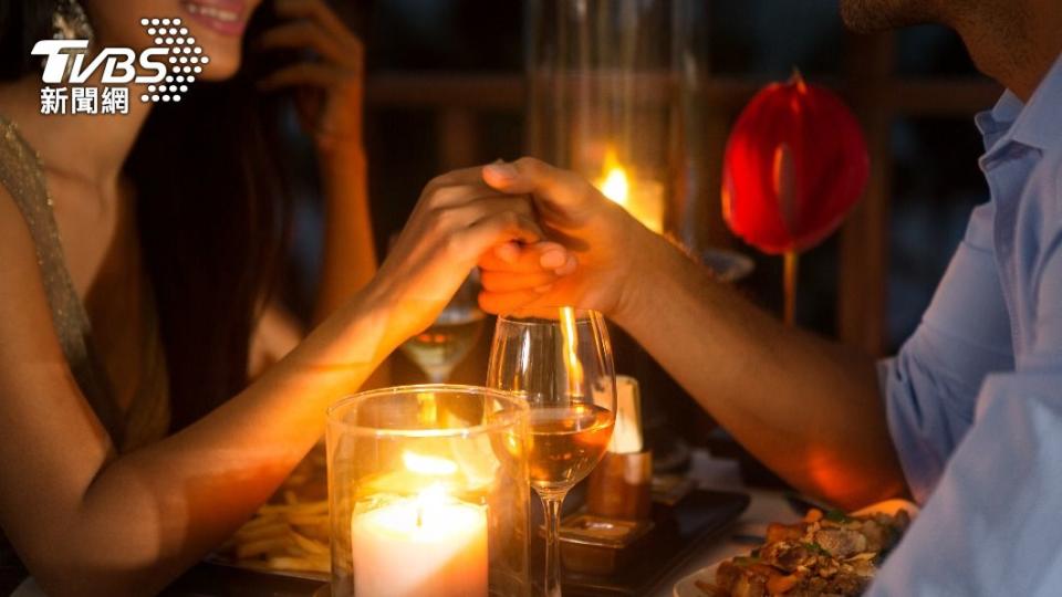 原PO希望帶女友去吃浪漫、有儀式感的餐廳。（示意圖／shutterstock達志影像）
