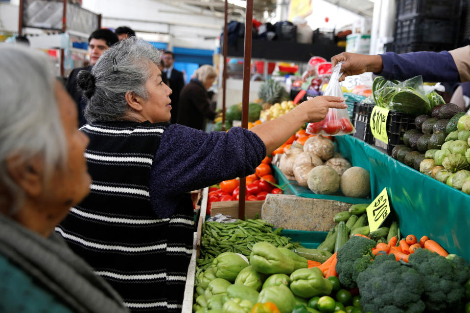 Mexico market grocery store food shopper fruit vegetable