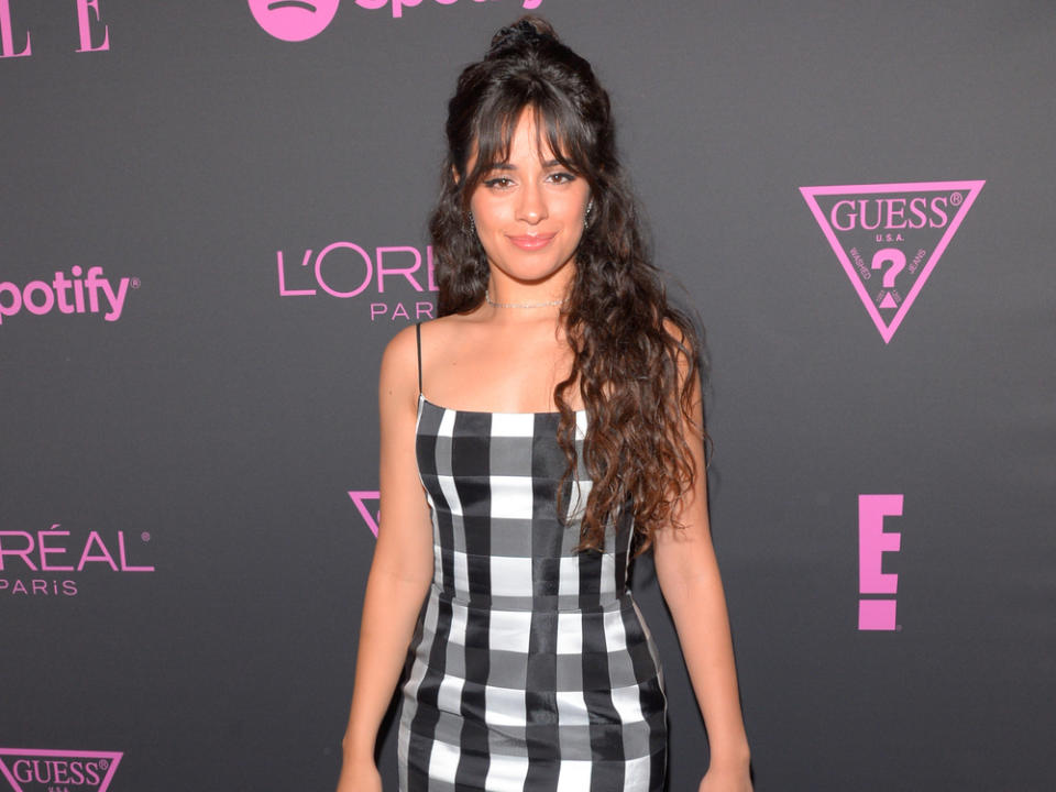 Camila Cabello mit langen Haaren