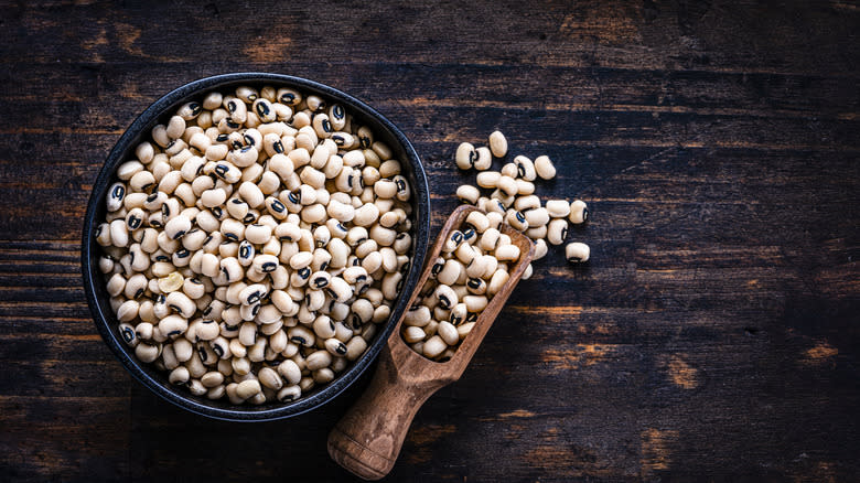 Bowl of black-eyed peas